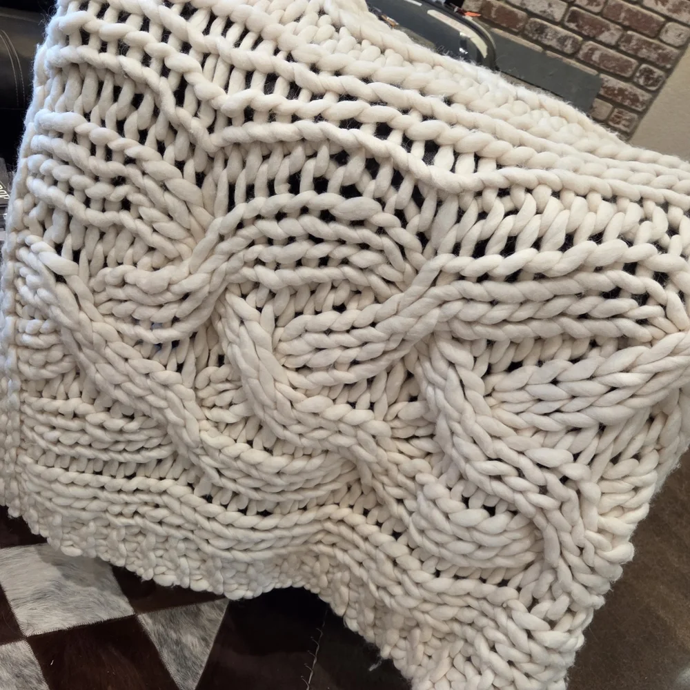 Ethan‎ Allen Chunky Cable Knit Throw 70X50 Wool Blend Cream Color